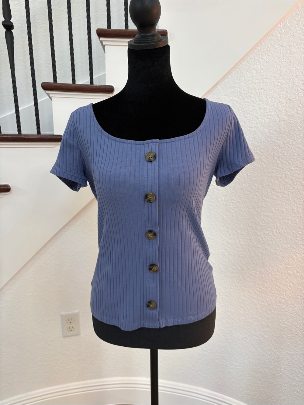 Ribbed Button-Front Short Sleeve Top in Periwinkle